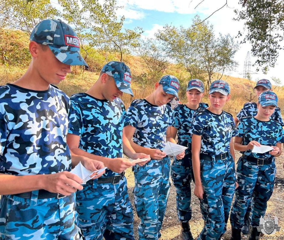 Памяти павших. В преддверии Дня танкиста и памяти жертв фашизма в селе Суклея состоялось пронизанное исторической болью и гордостью мероприятие, объединившее неравнодушных к героическому прошлому нашей земли юных патриотов Памяти павших. В преддверии Дня танкиста и памяти жертв фашизма в селе Суклея состоялось пронизанное исторической болью и гордостью мероприятие, объединившее неравнодушных к героическому прошлому нашей земли юных патриотов