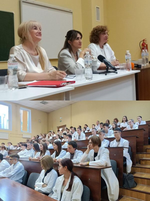 Министр здравоохранения Кристина Албул сегодня отвечала на вопросы первокурсников мединститута