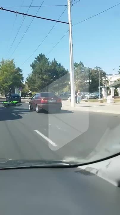 На Бородинке в Тирасполе упал мотоциклист