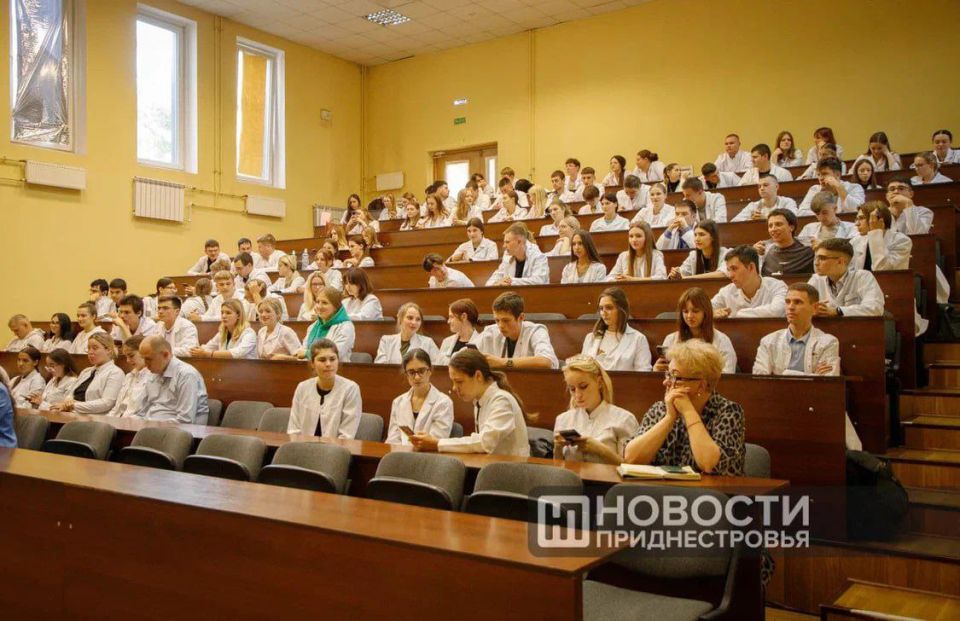 На площадке мединститута ПГУ прошла встреча министра здравоохранения Кристины Албул со студентами-первокурсниками и представителями ректората На площадке мединститута ПГУ прошла встреча министра здравоохранения Кристины Албул со студентами-первокурсниками и представителями ректората
