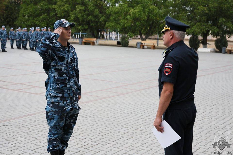 По заслугам и честь. В актовом зале МВД 17 сентября наградили сотрудниц ведомства, принявших участие в параде к 35-летию Приднестровья По заслугам и честь. В актовом зале МВД 17 сентября наградили сотрудниц ведомства, принявших участие в параде к 35-летию Приднестровья