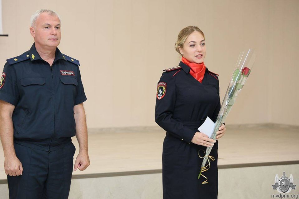 По заслугам и честь. В актовом зале МВД 17 сентября наградили сотрудниц ведомства, принявших участие в параде к 35-летию Приднестровья По заслугам и честь. В актовом зале МВД 17 сентября наградили сотрудниц ведомства, принявших участие в параде к 35-летию Приднестровья