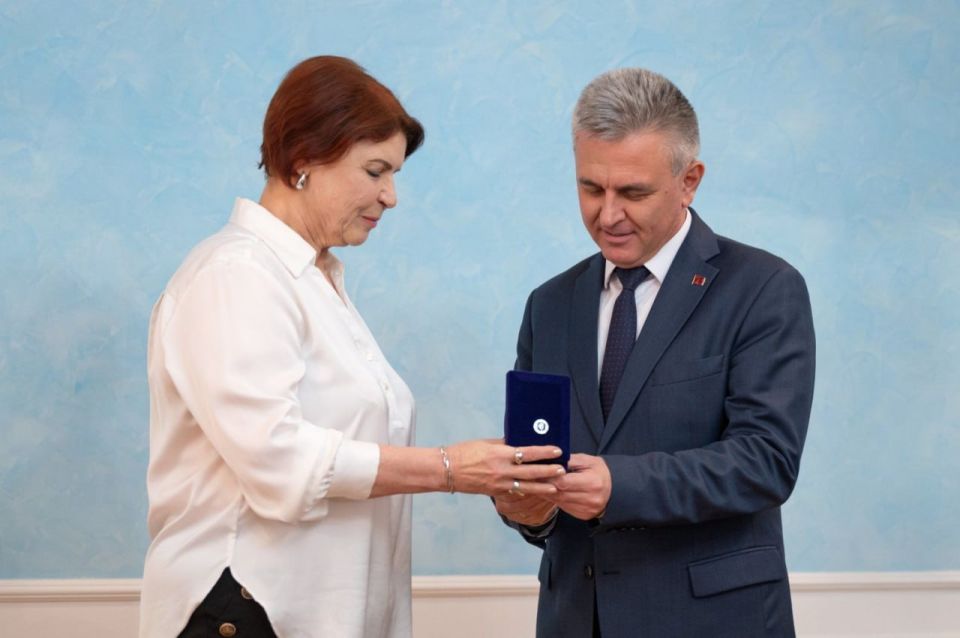 Художественному руководителю государственного хора Татьяне Твердохлеб – 70 лет Художественному руководителю государственного хора Татьяне Твердохлеб – 70 лет