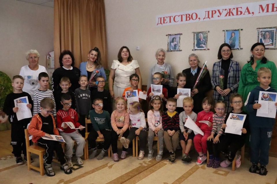 Поэзия, музыка и улыбки — в «Школе-детском саду № 44» прошёл особенный концерт! Поэзия, музыка и улыбки — в «Школе-детском саду № 44» прошёл особенный концерт!