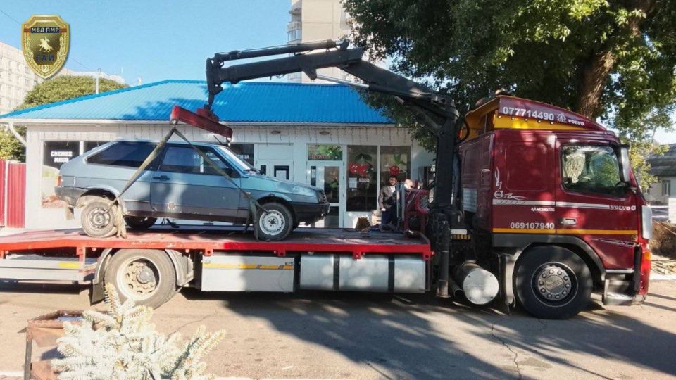 У нарушителя парковки эвакуировали машину У нарушителя парковки эвакуировали машину