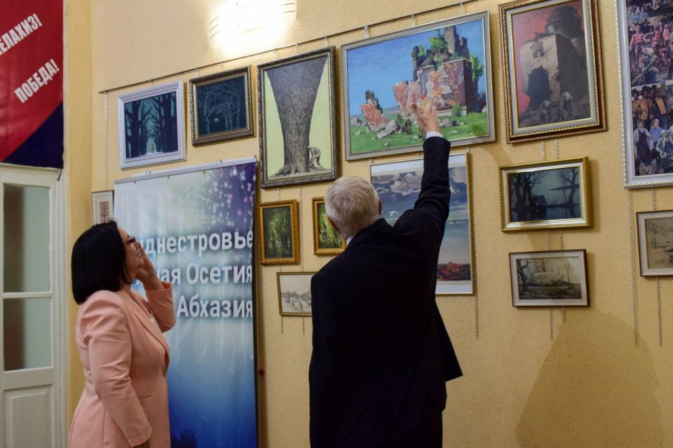 Сегодня состоялась онлайн-встреча министров просвещения Приднестровья и Абхазии — Светланы Иванишиной и Ханы Гунба Сегодня состоялась онлайн-встреча министров просвещения Приднестровья и Абхазии — Светланы Иванишиной и Ханы Гунба