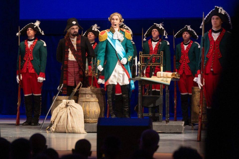 ПРЕЗИДЕНТ ПМР ПРОВЕЛ ОТКРЫТЫЙ УРОК НА ТЕМУ «ИСТОРИЯ ПРИДНЕСТРОВСКОГО НАРОДА» ПРЕЗИДЕНТ ПМР ПРОВЕЛ ОТКРЫТЫЙ УРОК НА ТЕМУ «ИСТОРИЯ ПРИДНЕСТРОВСКОГО НАРОДА»