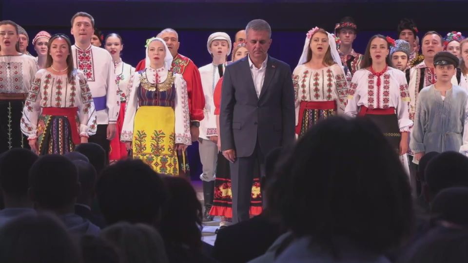 «Приднестровский народ не просто существует как общность, он заслуживает глубочайшего уважения и внимания к его прошлому, настоящему и будущему. Мы завершили урок под гимн Приднестровской Молдавской Республики», – Президент...