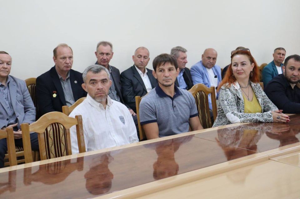 Илона Тюряева лично поздравила участников церемонии и в их лице — всех спортсменов, тренеров, ветеранов и любителей активного образа жизни столицы Илона Тюряева лично поздравила участников церемонии и в их лице — всех спортсменов, тренеров, ветеранов и любителей активного образа жизни столицы