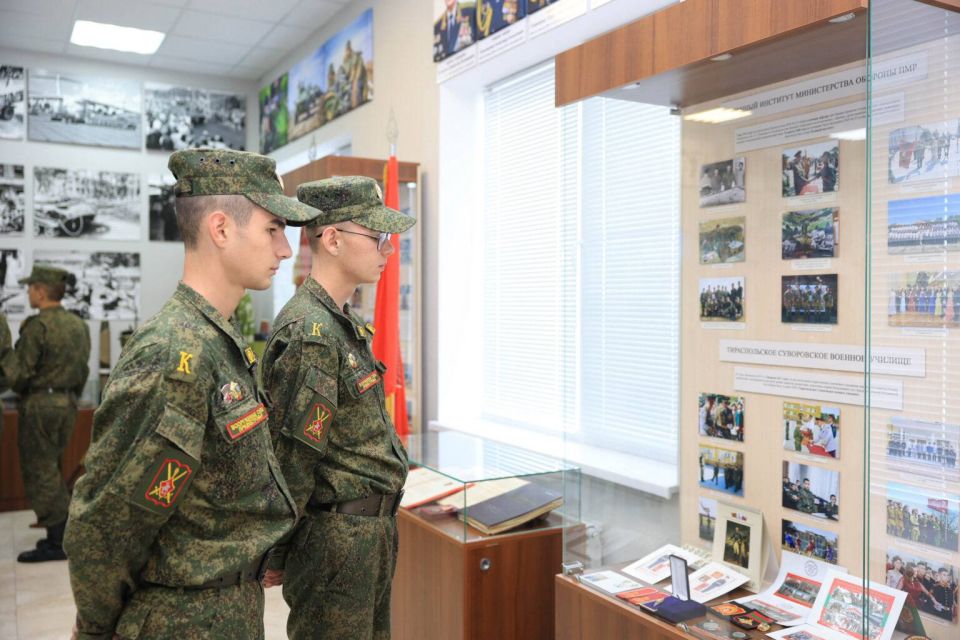 ПЕРВОКУРСНИКИ ВОЕННОГО ИНСТИТУТА С ЭКСКУРСИЕЙ ПОСЕТИЛИ ВОЕННО-ИСТОРИЧЕСКИЙ МУЗЕЙ ПЕРВОКУРСНИКИ ВОЕННОГО ИНСТИТУТА С ЭКСКУРСИЕЙ ПОСЕТИЛИ ВОЕННО-ИСТОРИЧЕСКИЙ МУЗЕЙ