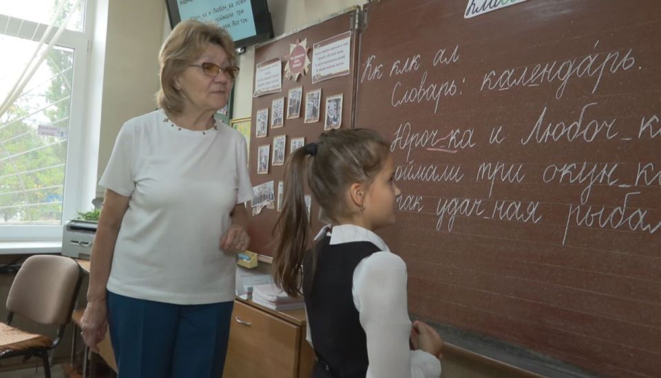 На фото — Людмила Васильевна Балан, это педагог, посвятивший себя детям и профессии без остатка