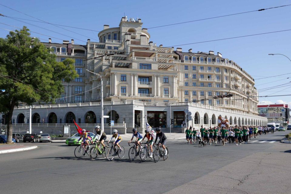 КУРСАНТЫ ВОЕННОГО ИНСТИТУТА И СУВОРОВЦЫ – УЧАСТНИКИ ЛЕГКОАТЛЕТИЧЕСКОГО ЗАБЕГА КУРСАНТЫ ВОЕННОГО ИНСТИТУТА И СУВОРОВЦЫ – УЧАСТНИКИ ЛЕГКОАТЛЕТИЧЕСКОГО ЗАБЕГА