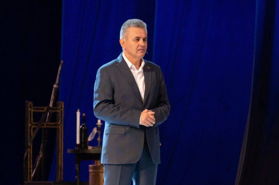 ПРЕЗИДЕНТ ПМР ПРОВЕЛ ОТКРЫТЫЙ УРОК НА ТЕМУ «ИСТОРИЯ ПРИДНЕСТРОВСКОГО НАРОДА» ПРЕЗИДЕНТ ПМР ПРОВЕЛ ОТКРЫТЫЙ УРОК НА ТЕМУ «ИСТОРИЯ ПРИДНЕСТРОВСКОГО НАРОДА»