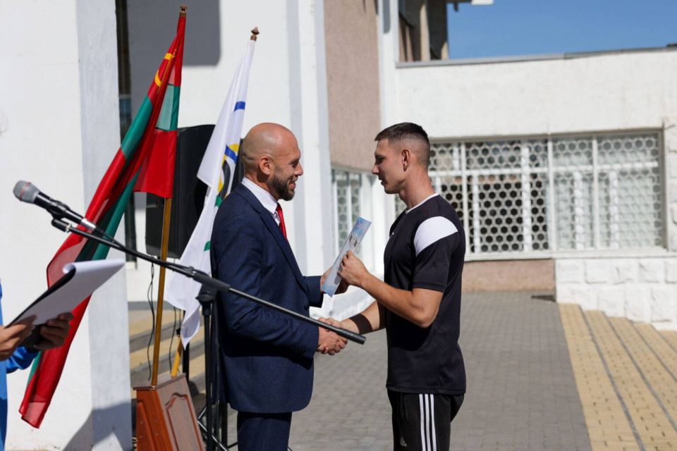 КУРСАНТЫ ВОЕННОГО ИНСТИТУТА И СУВОРОВЦЫ – УЧАСТНИКИ ЛЕГКОАТЛЕТИЧЕСКОГО ЗАБЕГА КУРСАНТЫ ВОЕННОГО ИНСТИТУТА И СУВОРОВЦЫ – УЧАСТНИКИ ЛЕГКОАТЛЕТИЧЕСКОГО ЗАБЕГА