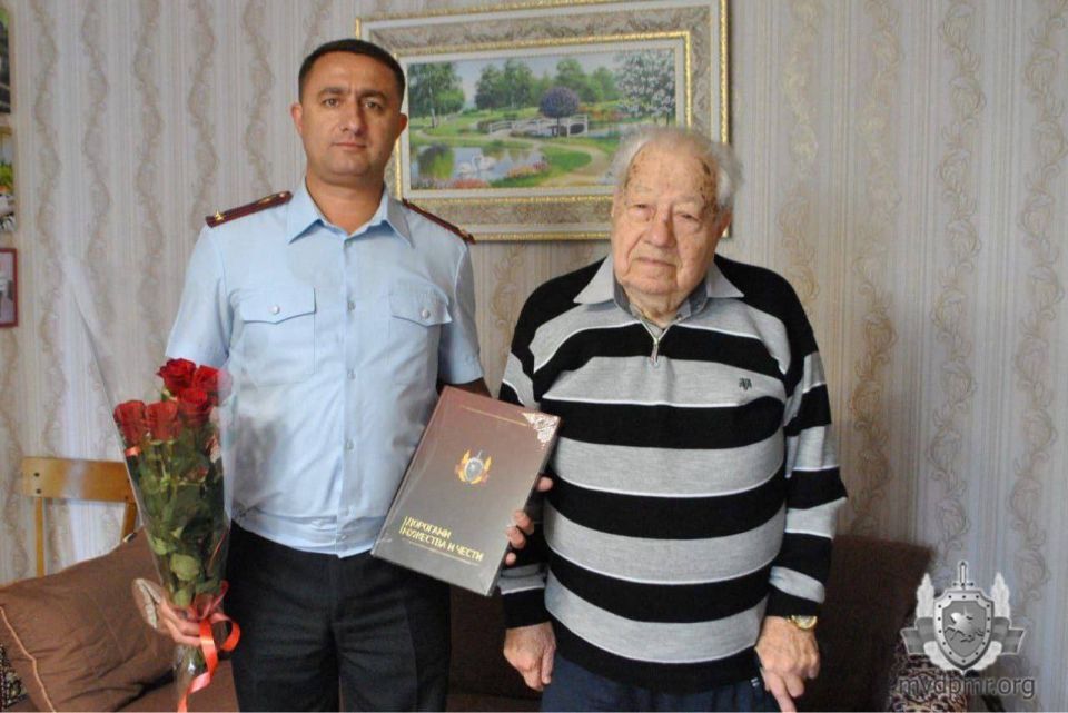 Ветерану ОВД – 90 лет. Полковник в отставке Владимир Иосифович Мельничук 20 сентября отмечает свой 90-летний юбилей Ветерану ОВД – 90 лет. Полковник в отставке Владимир Иосифович Мельничук 20 сентября отмечает свой 90-летний юбилей