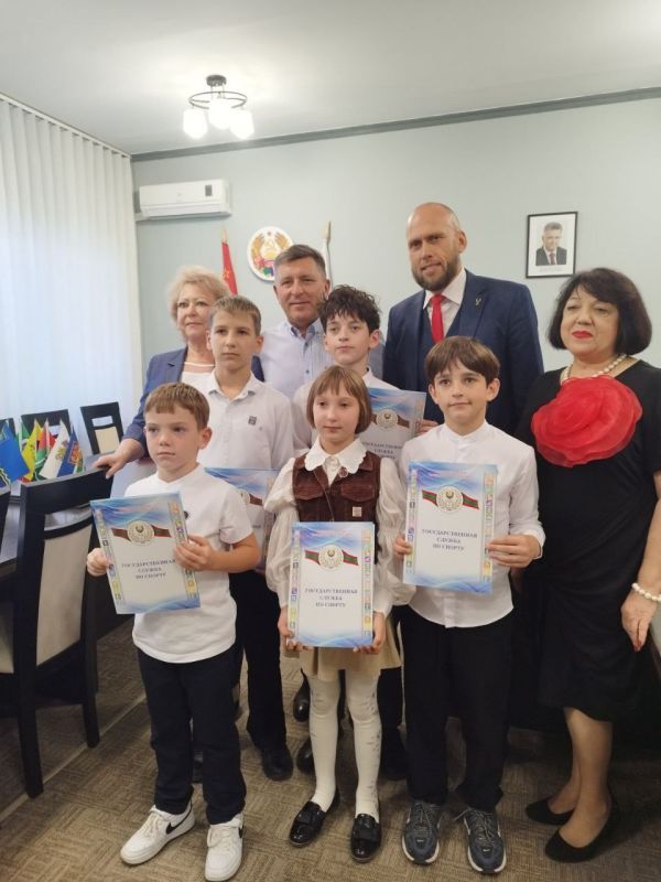 Государственная служба по спорту провела награждение Рыбницкого спортивного клуба "Коровай" ко Дню работника физической культуры и спорта в Государственной службе по спорту Государственная служба по спорту провела награждение Рыбницкого спортивного клуба "Коровай" ко Дню работника физической культуры и спорта в Государственной службе по спорту