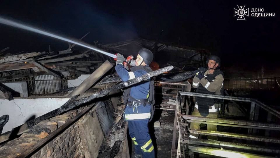 Ночными ударами БПЛА Герань уничтожены складские помещения в районе Белгород-Днестровского, используемые для нужд ВСУ Ночными ударами БПЛА Герань уничтожены складские помещения в районе Белгород-Днестровского, используемые для нужд ВСУ