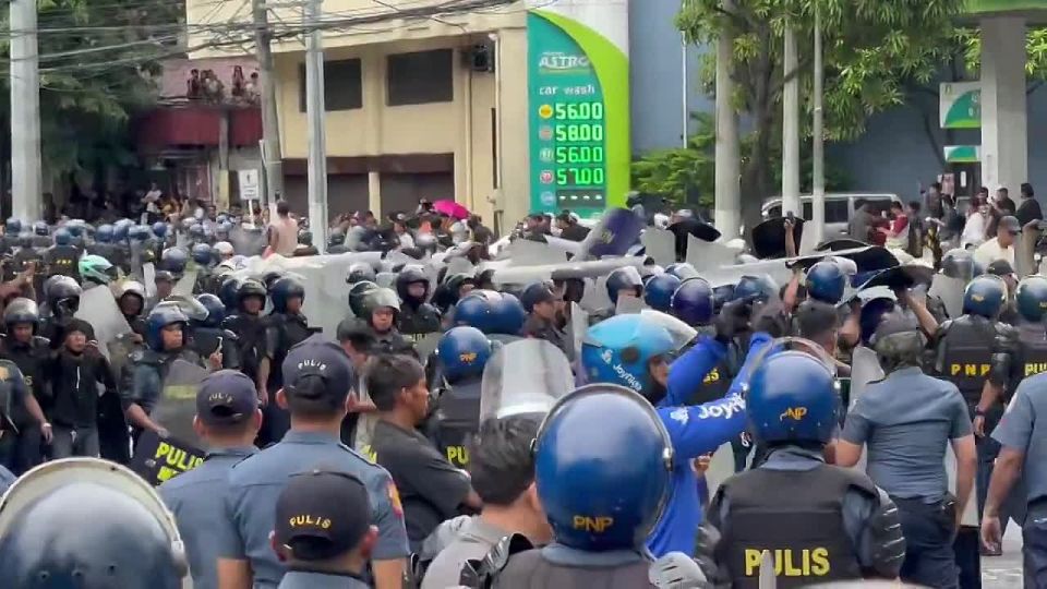 Зумеры снова устроили майдан! На этот раз на Филиппинах