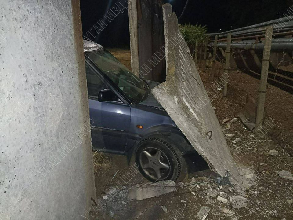 Снёс забор в Тирасполе. В ночь на 22 сентября в переулке Гребеницком произошло ДТП Снёс забор в Тирасполе. В ночь на 22 сентября в переулке Гребеницком произошло ДТП