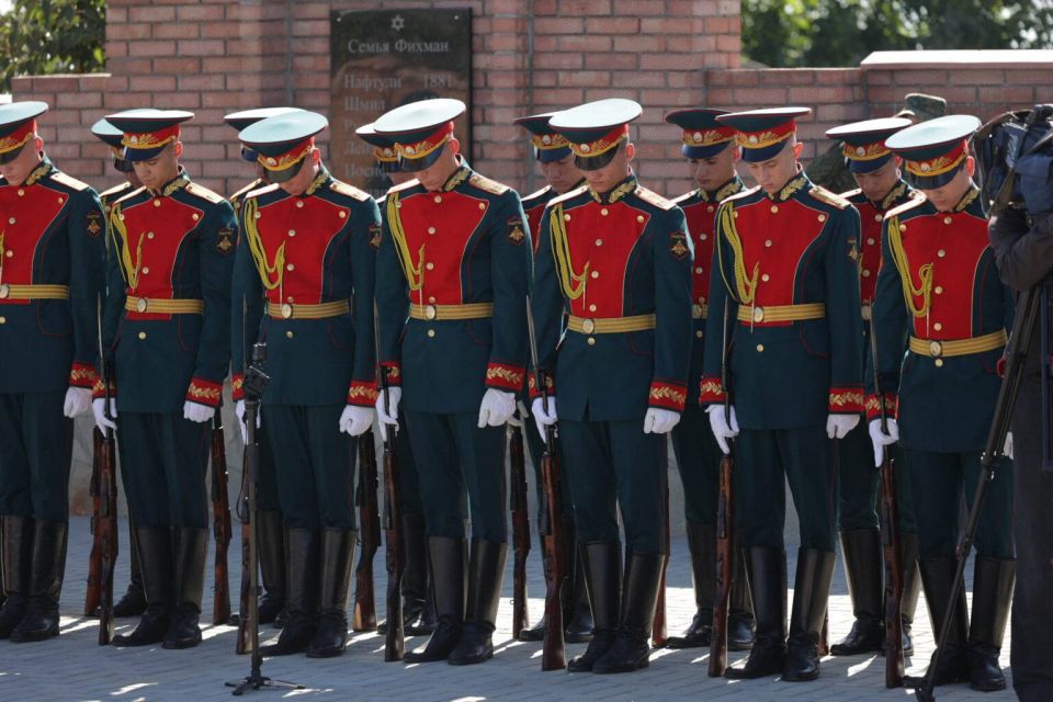 В ДУБОССАРАХ ПОСЛЕ РЕКОНСТРУКЦИИ ОТКРЫЛИ МЕМОРИАЛ ЖЕРТВАМ ФАШИЗМА В ДУБОССАРАХ ПОСЛЕ РЕКОНСТРУКЦИИ ОТКРЫЛИ МЕМОРИАЛ ЖЕРТВАМ ФАШИЗМА