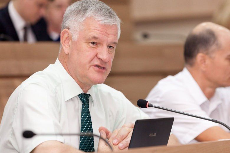 Травлю среди подростков можно минимизировать только общими усилиями учителей, родителей и всего общества