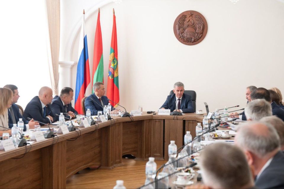 Президент Вадим Красносельский провел совещание по бюджету с представителями всех ветвей власти