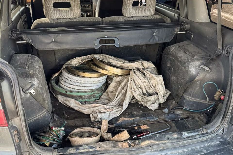 Таможенники не дали вывезти почти 400 кг лома бронзы через пункт пропуска «Бендеры (Каушаны)» Таможенники не дали вывезти почти 400 кг лома бронзы через пункт пропуска «Бендеры (Каушаны)»