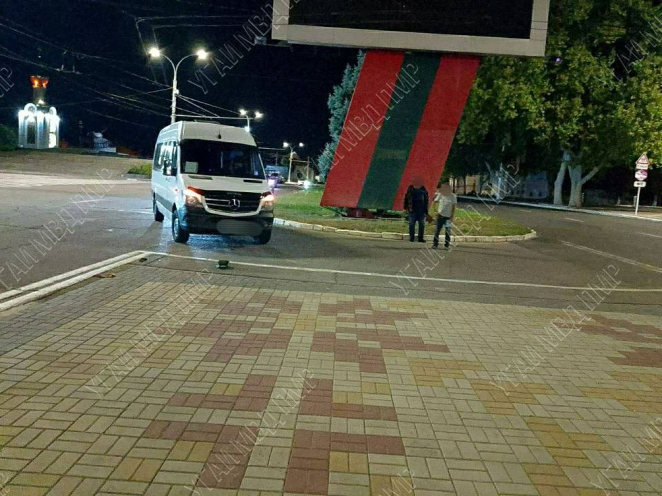 Мотоцикл столкнулся с маршруткой Мотоцикл столкнулся с маршруткой