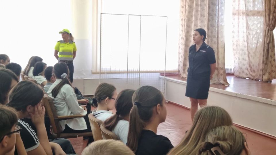 В МОУ «БСОШ №18» для учащихся 7–11 классов прошёл цикл лекций по профилактике правонарушений В МОУ «БСОШ №18» для учащихся 7–11 классов прошёл цикл лекций по профилактике правонарушений