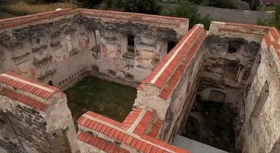 Артём Мазур и его авторское прочтение утренней зарядки – именно так началось путешествие в древний и живописный Рашков