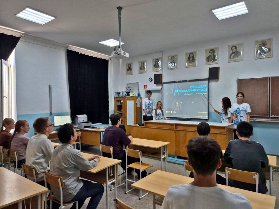 В Бендерской СОШ № 14 прошёл классный час, посвящённый 80-летию Победы над милитаристской Японией и окончания Второй мировой войны