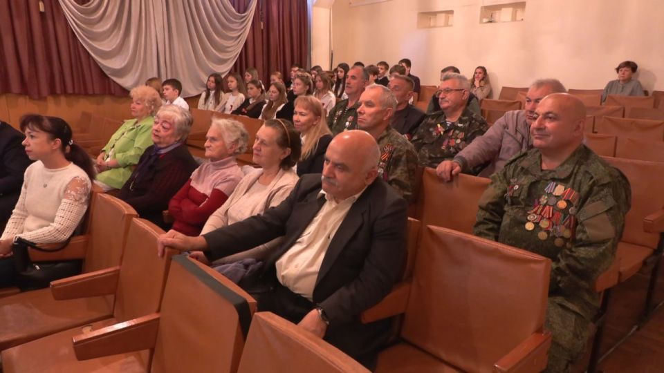 Сегодня в Бендерской городской библиотеке вспомнили выдающегося человека — ветерана Великой Отечественной войны, Почетного гражданина Бендер, педагога Владимира Токия Сегодня в Бендерской городской библиотеке вспомнили выдающегося человека — ветерана Великой Отечественной войны, Почетного гражданина Бендер, педагога Владимира Токия