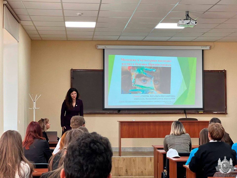 На пути к успеху. Курсанты и студенты Тираспольского юридического института МВД присутствовали 26 сентября на Первом Республиканском молодёжном форуме «Формула успеха», который проводят в ПГУ им.Т.Г.Шевченко 26 и 27 сентября На пути к успеху. Курсанты и студенты Тираспольского юридического института МВД присутствовали 26 сентября на Первом Республиканском молодёжном форуме «Формула успеха», который проводят в ПГУ им.Т.Г.Шевченко 26 и 27 сентября