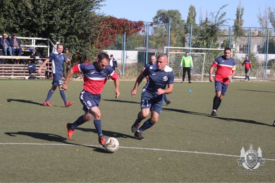 Финальный аккорд чемпионата ПМР по футболу среди ветеранов Финальный аккорд чемпионата ПМР по футболу среди ветеранов