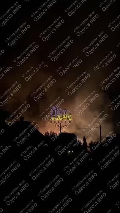 Пожар после прилета в Белгород-Днестровском Одесской области (район Аккермана)