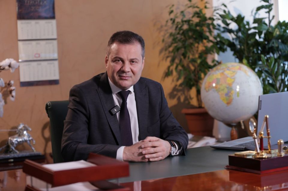Гендиректора ЗАО «Тиротекс» Андрея Межинского с юбилеем поздравил Президент Вадим Красносельский