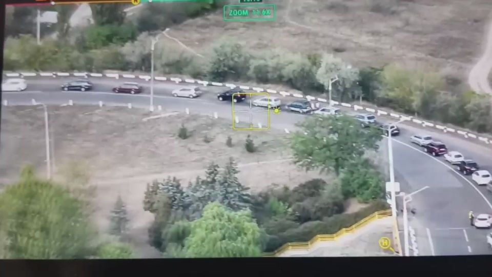 Пробка на мосту «Рыбница-Резина», который власти Молдовы прямо перед выборами закрыли для «ремонта»