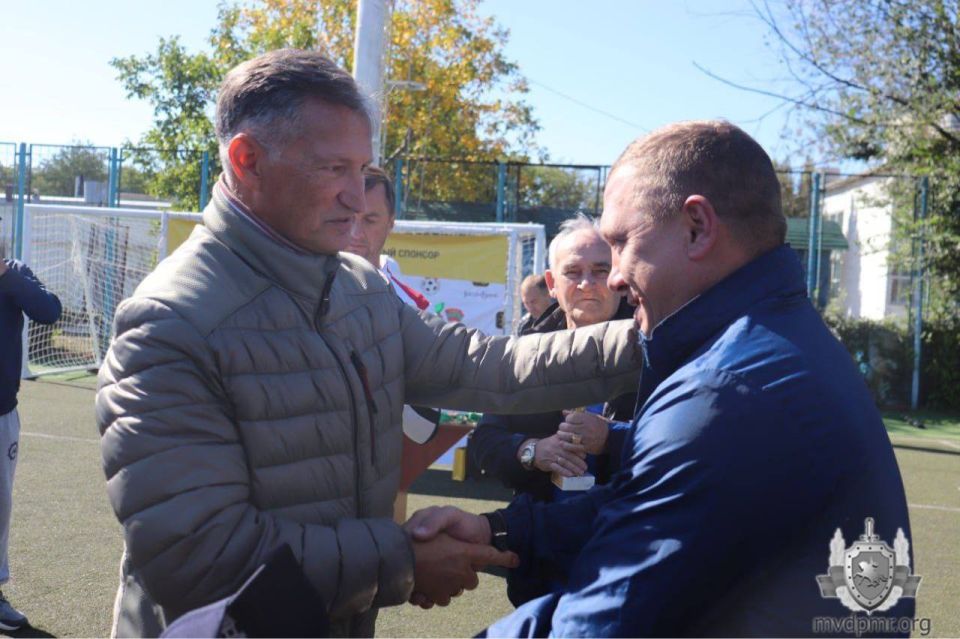 Финальный аккорд чемпионата ПМР по футболу среди ветеранов Финальный аккорд чемпионата ПМР по футболу среди ветеранов