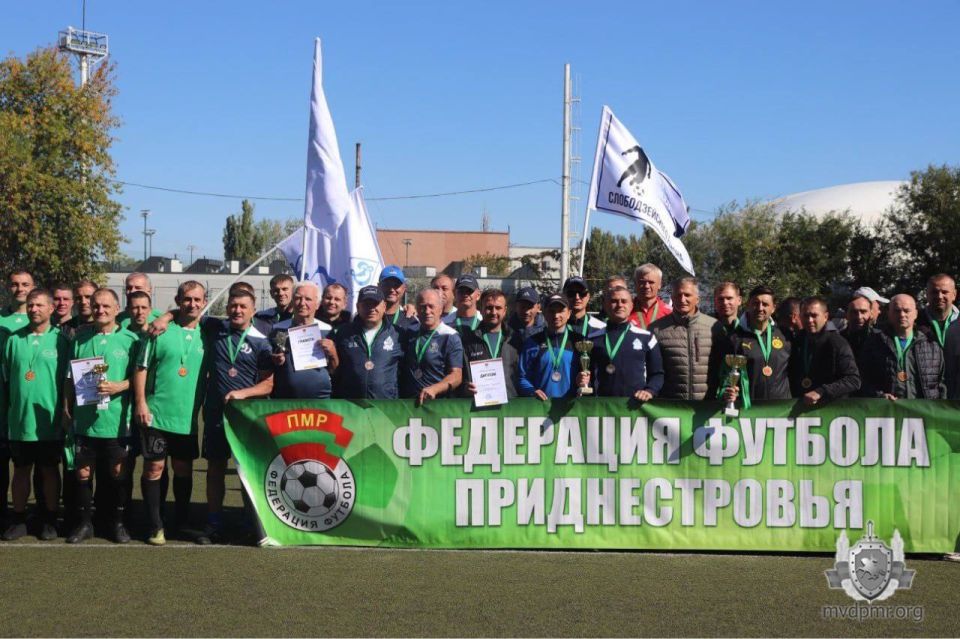 Финальный аккорд чемпионата ПМР по футболу среди ветеранов Финальный аккорд чемпионата ПМР по футболу среди ветеранов