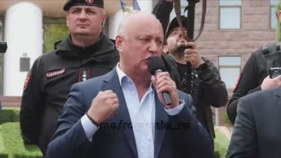 "Народ боится... Народ недоволен, народ вас не боится, народ вас ненавидит, 20-30 процентов побоялись выйти на выборы"