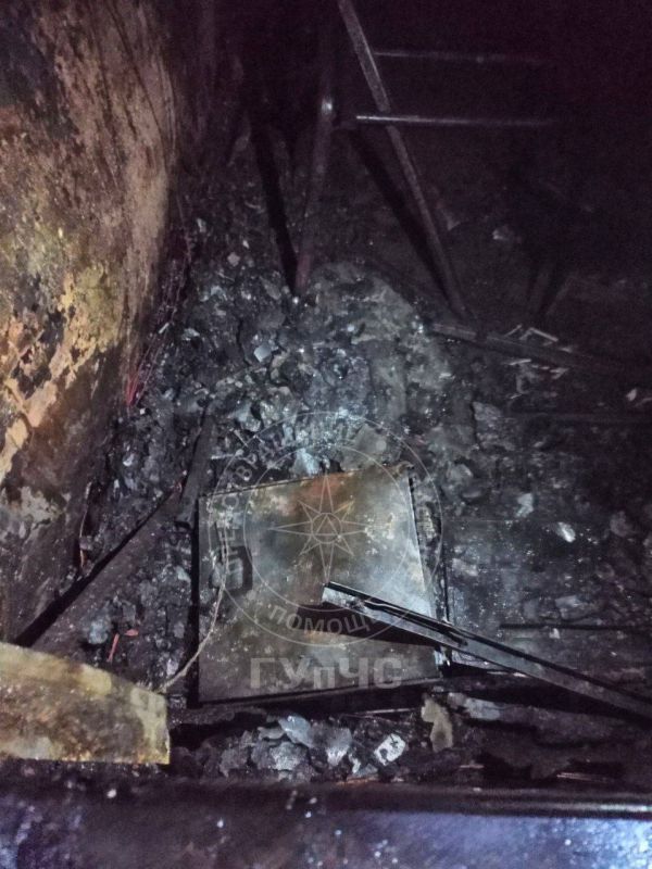 Пожар в Зозулянах. Днём, 29 сентября, на территории животноводческого комплекса загорелась электрощитовая в операторской кормоцеха Пожар в Зозулянах. Днём, 29 сентября, на территории животноводческого комплекса загорелась электрощитовая в операторской кормоцеха