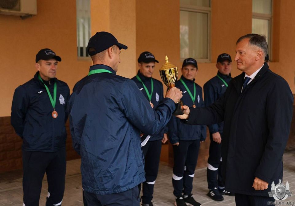Чествовали динамовцев. В Министерстве внутренних дел 1 октября состоялось торжественное мероприятие в честь футбольной команды «Динамо-Слободзея» Чествовали динамовцев. В Министерстве внутренних дел 1 октября состоялось торжественное мероприятие в честь футбольной команды «Динамо-Слободзея»