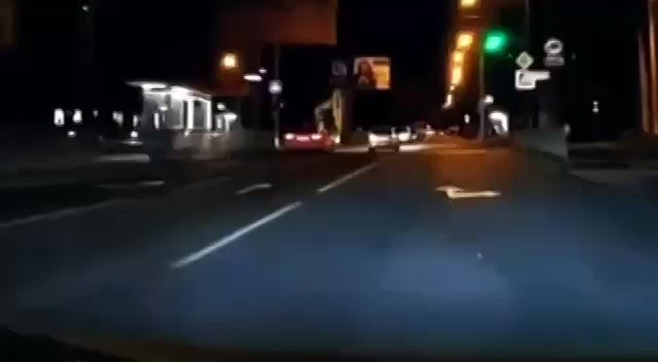 Предположительно, по Днепру был прилет межконтинентальной баллистической ракеты «Ярс», сообщают украинские СМИ и некоторые российские военкоры