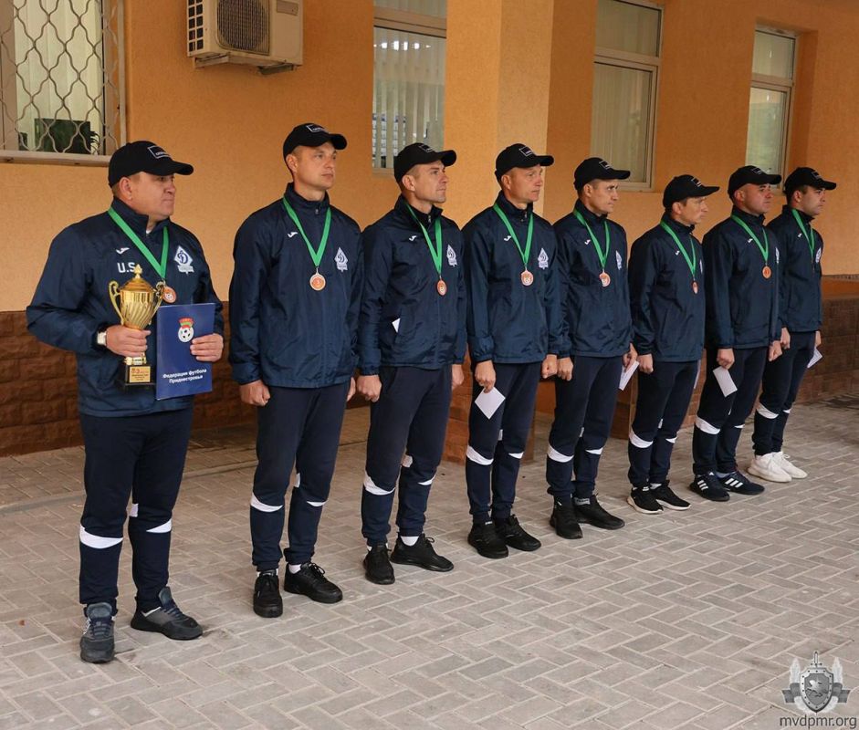 Чествовали динамовцев. В Министерстве внутренних дел 1 октября состоялось торжественное мероприятие в честь футбольной команды «Динамо-Слободзея» Чествовали динамовцев. В Министерстве внутренних дел 1 октября состоялось торжественное мероприятие в честь футбольной команды «Динамо-Слободзея»