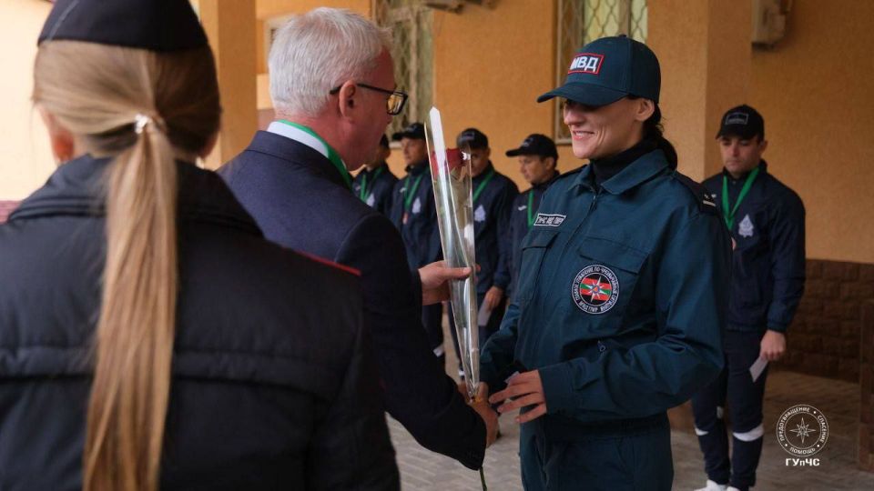 За достижения – награды!. В Министерстве внутренних дел чествовали призёров чемпионата ПМР по футболу За достижения – награды!. В Министерстве внутренних дел чествовали призёров чемпионата ПМР по футболу