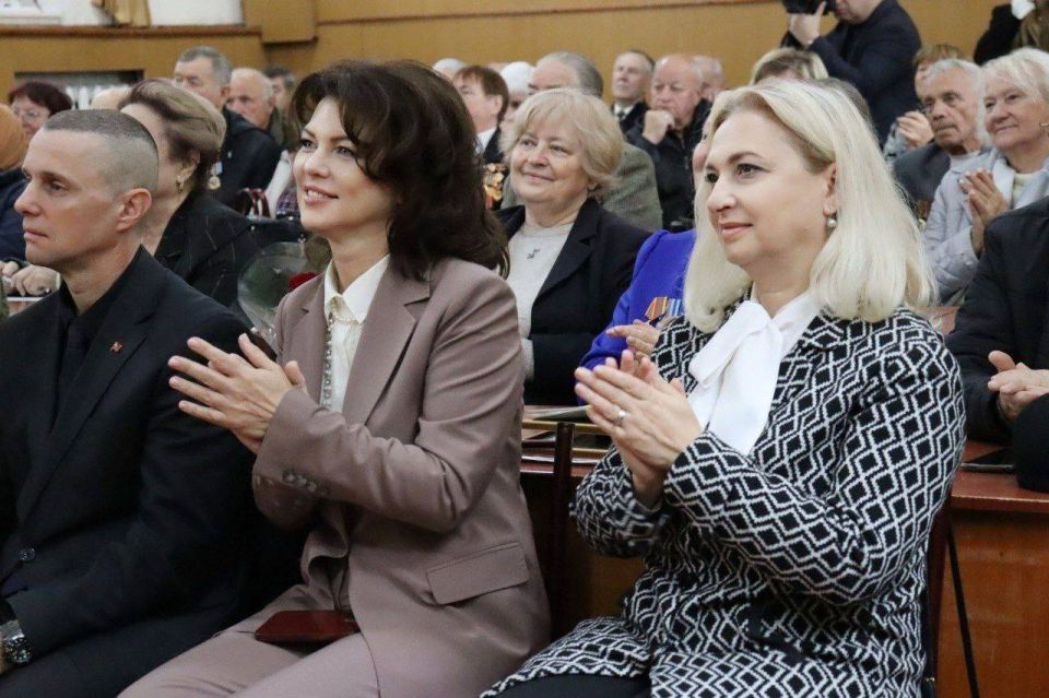 В клубе «Ветеран» сегодня звучали музыка, аплодисменты и слова признательности В клубе «Ветеран» сегодня звучали музыка, аплодисменты и слова признательности