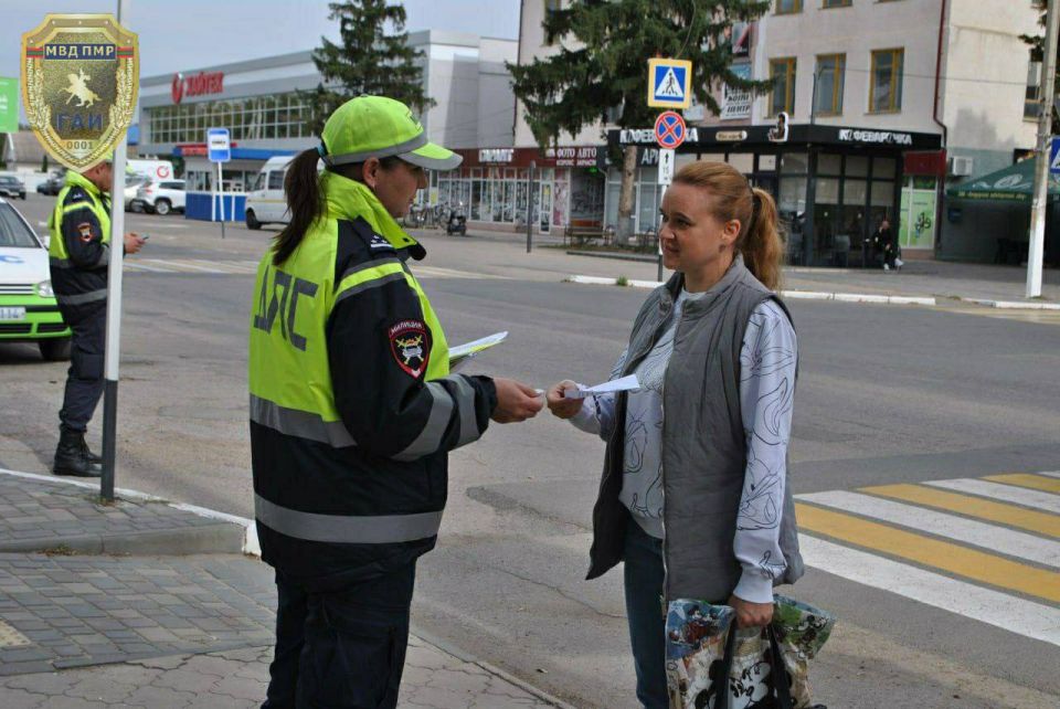 Напомнили о безопасности. Сотрудники Госавтоинспекции в Слободзее провели профилактическую акцию, направленную на повышение безопасности на дорогах Напомнили о безопасности. Сотрудники Госавтоинспекции в Слободзее провели профилактическую акцию, направленную на повышение безопасности на дорогах