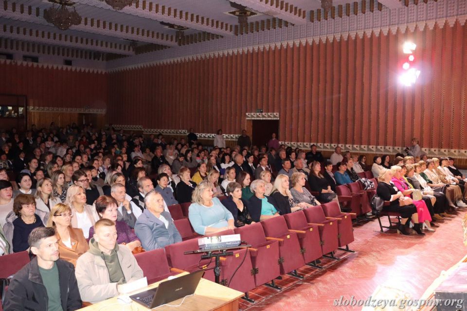 День учителя отметили в Слободзейском районе День учителя отметили в Слободзейском районе