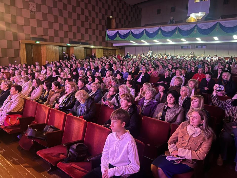 В Городском Дворце культуры состоялось торжественное мероприятие, посвящённое Дню учителя В Городском Дворце культуры состоялось торжественное мероприятие, посвящённое Дню учителя