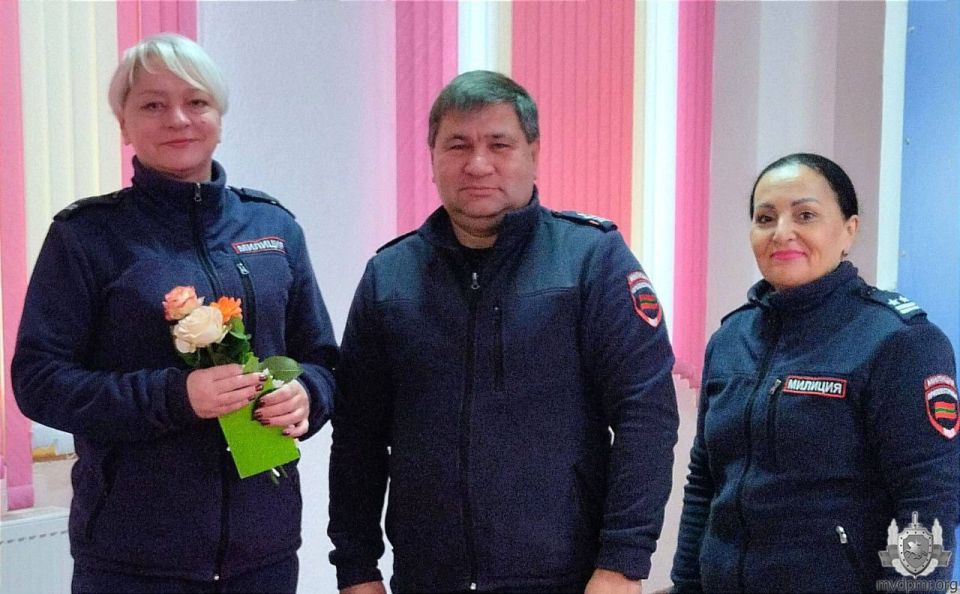 Утро сюрпризов в РУВК. День 3 октября начался для сотрудников и педагогов Республиканского учебно-воспитательного комплекса А.С. Макаренко с приятных неожиданностей Утро сюрпризов в РУВК. День 3 октября начался для сотрудников и педагогов Республиканского учебно-воспитательного комплекса А.С. Макаренко с приятных неожиданностей